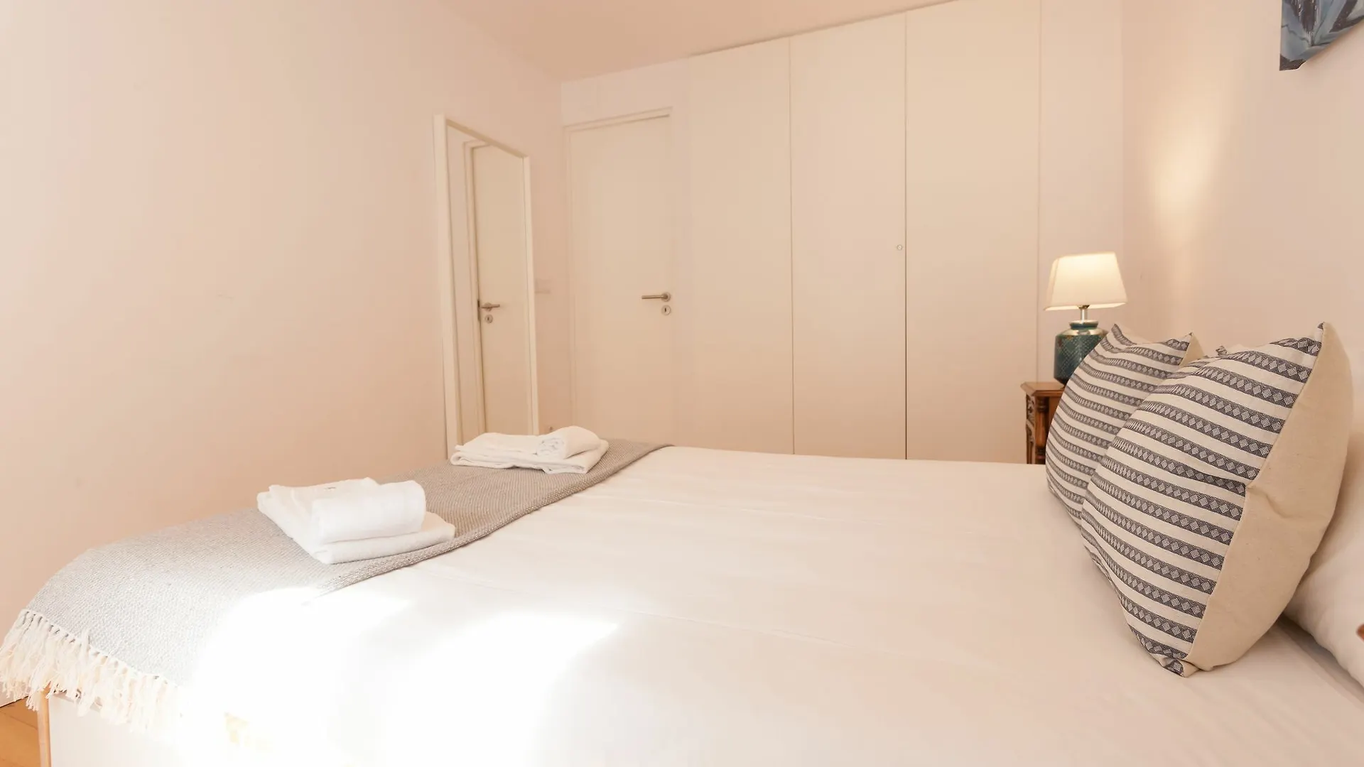 Apartment Moniz Blue By Lu Holidays Lisbon
